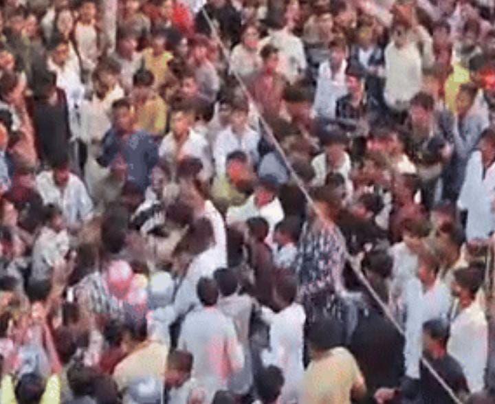 શિવરાત્રીએ શિવજી કી સવારીની શોભાયાત્રામાં યુવાન અને તેની પત્ની પર હુમલો 