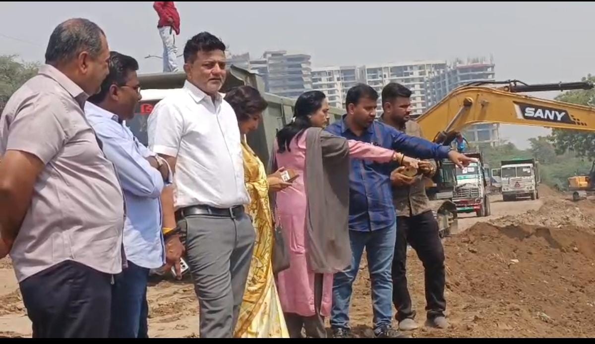 વિશ્વામિત્રી પ્રોજેક્ટમાં વાહવાહી લૂંટવા મેયર પોતે જ મેયર પદની ગરિમા ભુલ્યા