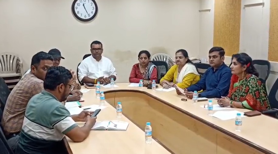 આજરોજ વડોદરામાં મહાનગરપાલિકા ખાતે વોટર વર્કસ સમિતિની બેઠકનું આયોજન કરવામાં આવ્યું હતું.