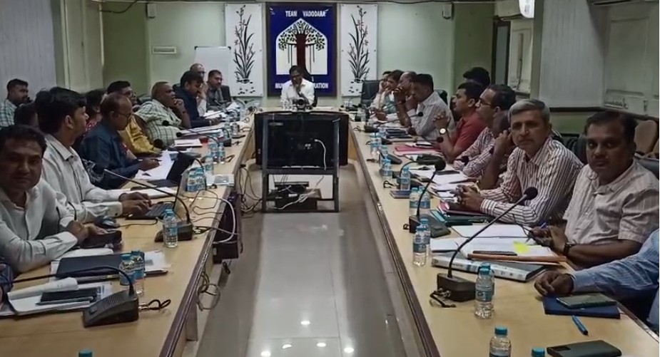 વડોદરા મહાનગરપાલિકામાં મળી સાપ્તાહિક રીવ્યુ બેઠક 