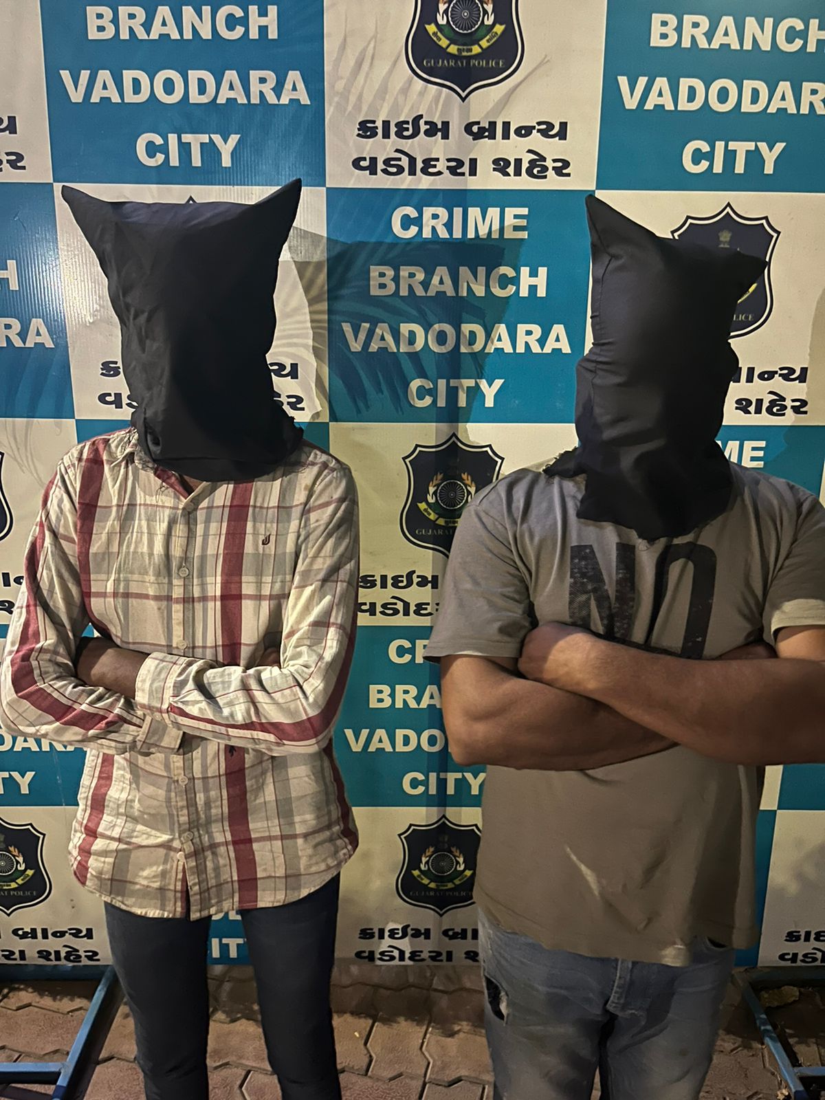 મુંબઇના મીરા રોડ પર બે ફ્લેટ વેચવાના બહાને ઠગાઇ કરનારા વડોદરાના 2 ભેજાબાજ પકડાયા