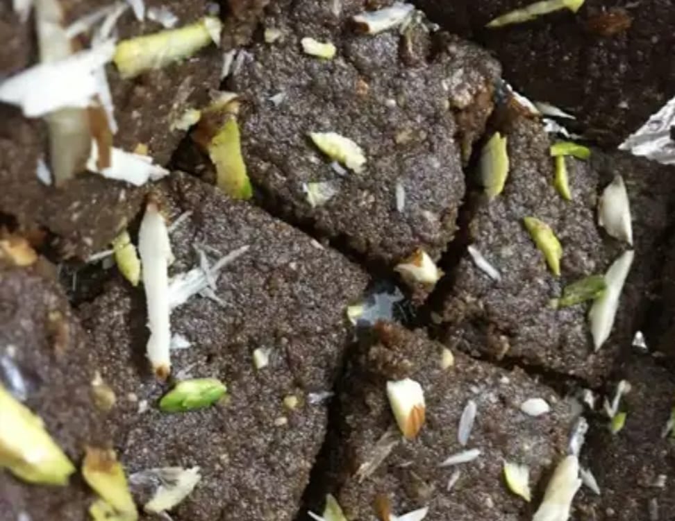 અવનવી વાનગી : રાગીની સુખડી બનવવાની રીત