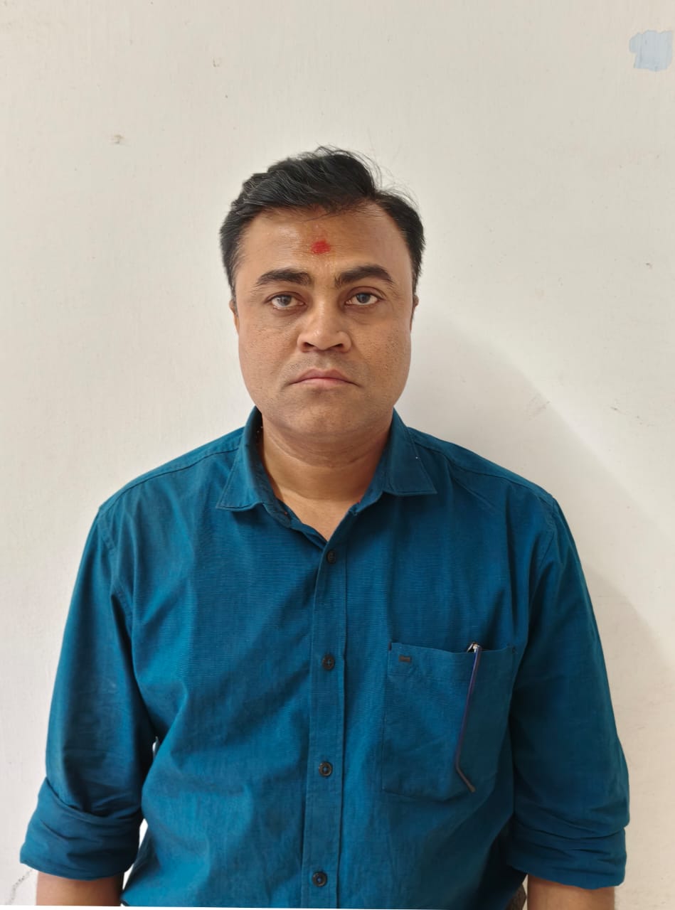 ACB દ્વારા લાંચ લેતા નાયબ ચિટનીશને રંગેહાથ ઝડપી પાડવામાં આવ્યો