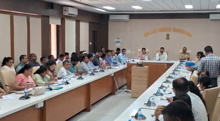 વડોદરા કલેકટર કચેરી છેલ્લા શનિવારે સંકલન બેઠક મળી