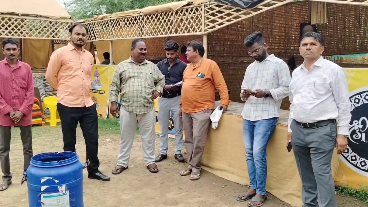 શેરડીનો કચરો ફેંકનાર સામે વડોદરા મહાનગરપાલિકાની ટીમ એક્શનમાં આવી