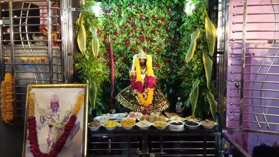 માંજલપુર મુક્તિધામ પાસે આવેલ શનિ મંદિર ખાતે શોભાયાત્રા યોજવામાં આવી