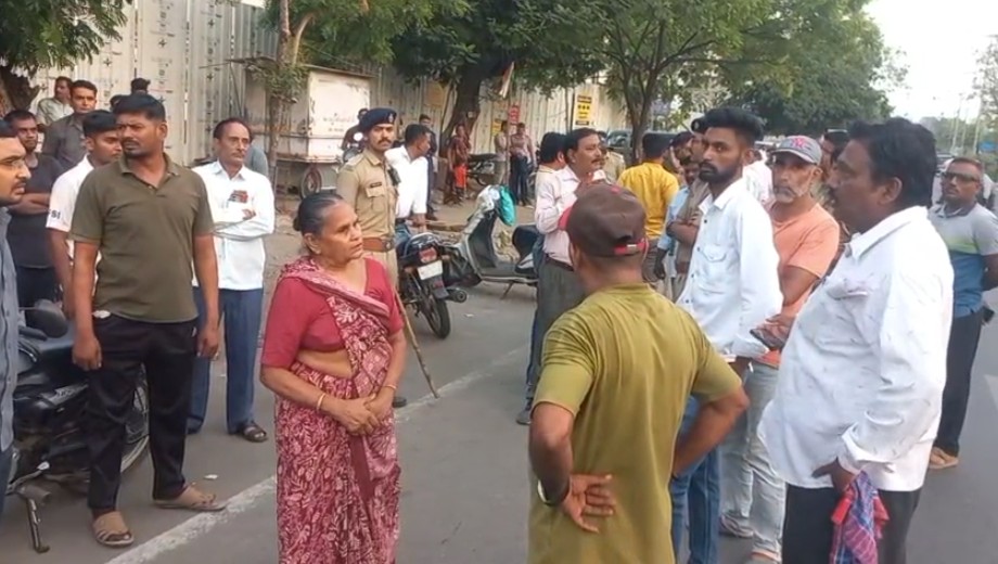ઉંમરલાયક વિધવાબેનની લારી ઉઠાવતું VMSS નું દબાણ ખાતું