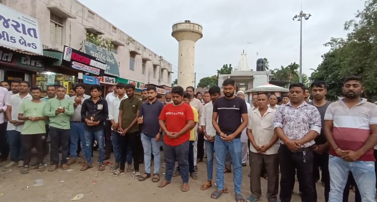 શિનોર ખાતે શ્રદ્ધાંજલિનો કાર્યક્રમ કરવામાં આવ્યો.
