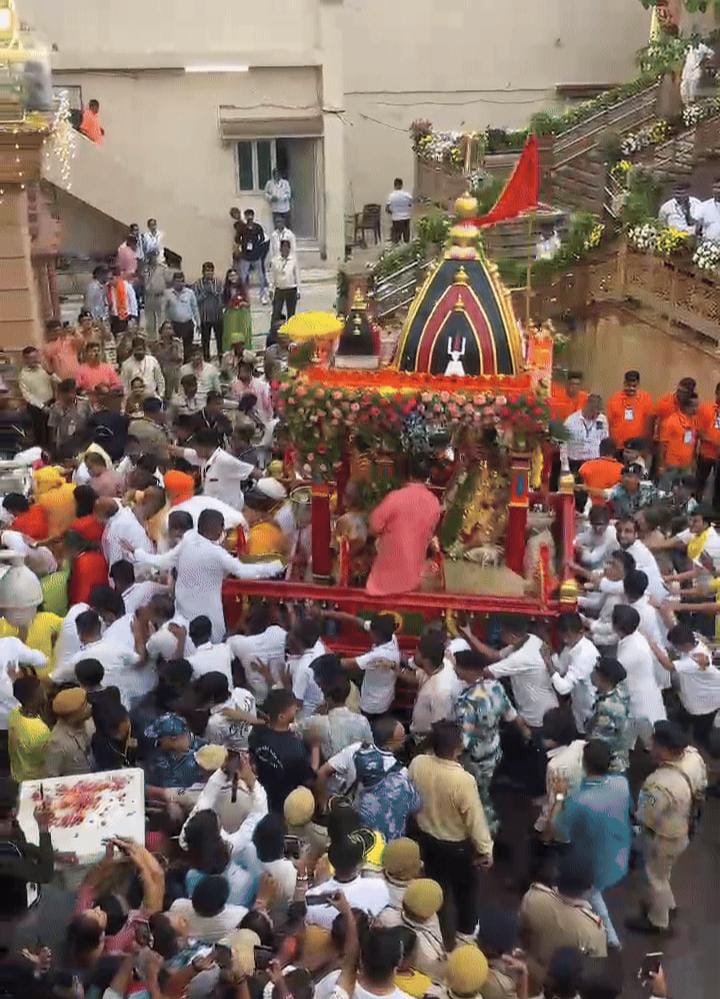 જય રણછોડ, માખણચોરના જયધોષ સાથે પરંપરાગત રીતે ભગવાન જગન્નાથજી યાત્રા નીકળી