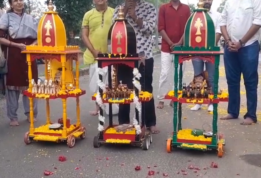 ભગવાન જગન્નાથજી, ભાઈ બલભદ્ર બહેન સુભદ્રાની રોબો યાત્રા યોજાઈ
