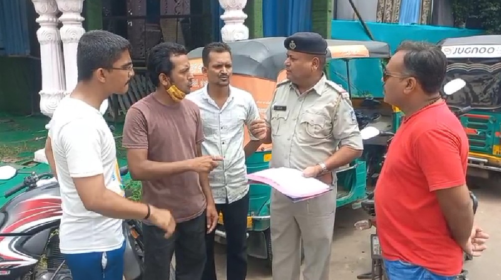 એકટીવાને ટક્કર મારી અજાણ્યો કાર ચાલક સ્થળ પરથી નાસી છૂટ્યો 