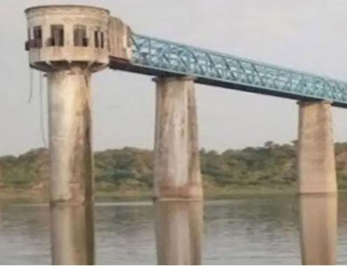 ફાજલપુર કૂવાના રેડિયલમાં માટી અને કાંપ ભરાઈ જવાથી પાણીની ઘટ