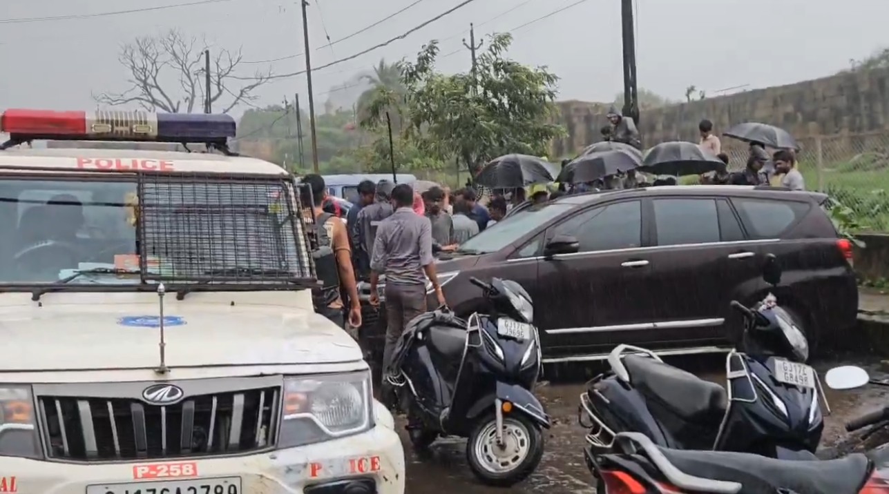 પાવાગઢ નજીક હાઇવે પર પાર્ક કરેલી કારમાં બે મોતનું રહસ્ય અકબંધ