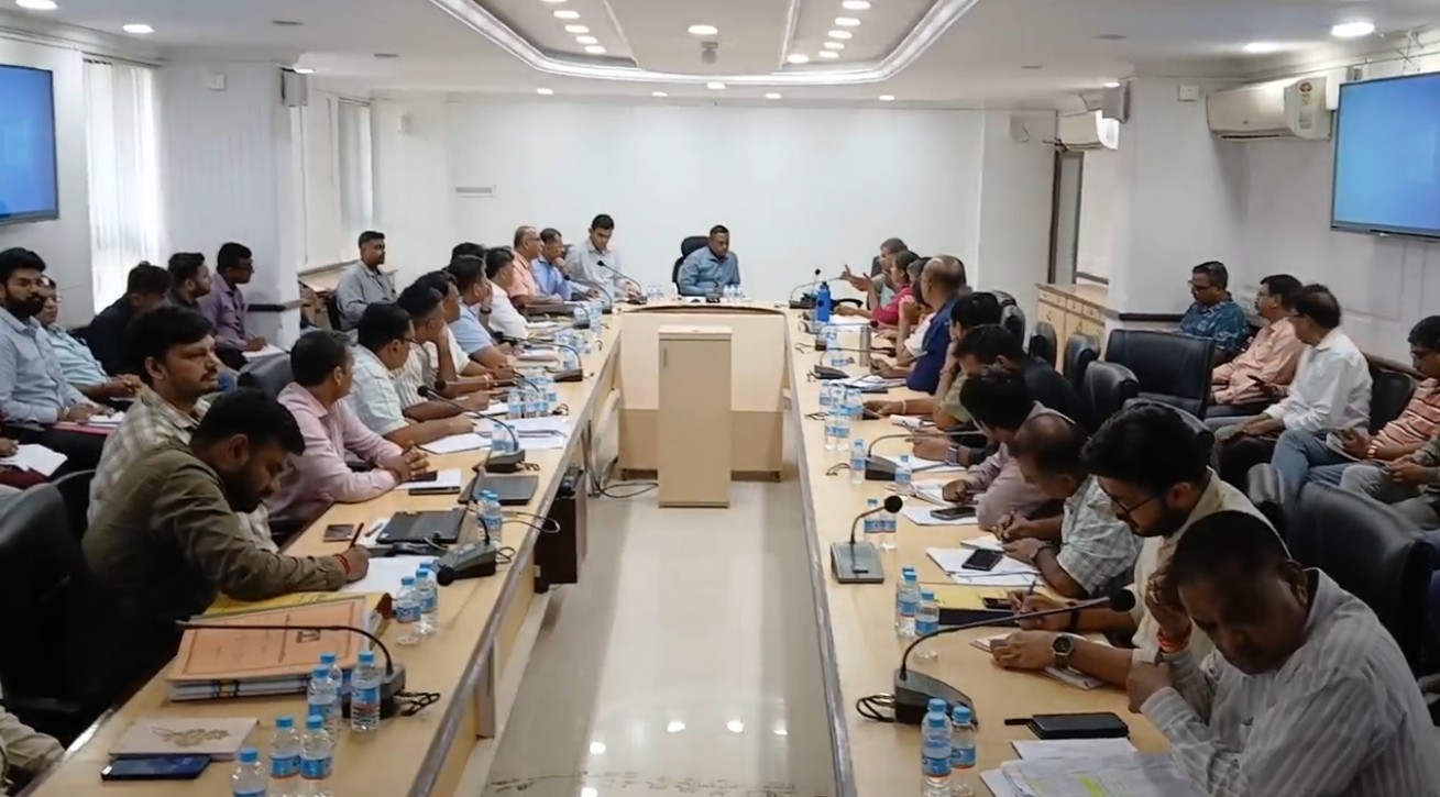 વિશ્વામિત્રી પ્રોજેક્ટ સહિતના મુદ્દા પર 17 જુલાઇ સુધી બીજો રિપોર્ટ આવે તેવી શક્યતા છે.