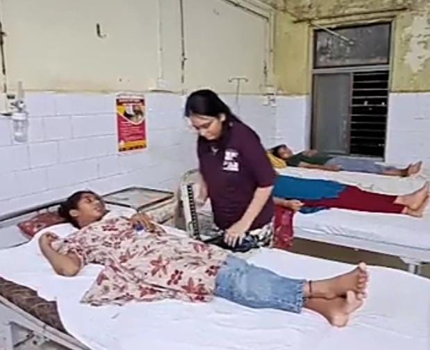 લીમખેડાની મોર્ડન સ્કૂલમાં કાર્યરત)માં ભોજન બાદ 45 વિદ્યાર્થિનીઓને ફૂડ પોઈઝનિંગ