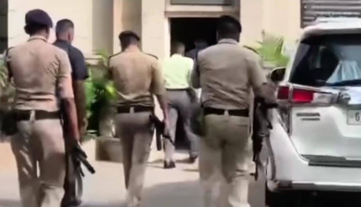 કમિશનર પણ હવે સિક્યુરિટી ને સાથે રાખીને ફરતા થઈ ગયા