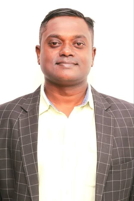 વડોદરાને ખાડોદરા બનાવનાર 9 ઇજનેરને નોટિસ, કમિશનર બગડ્યા