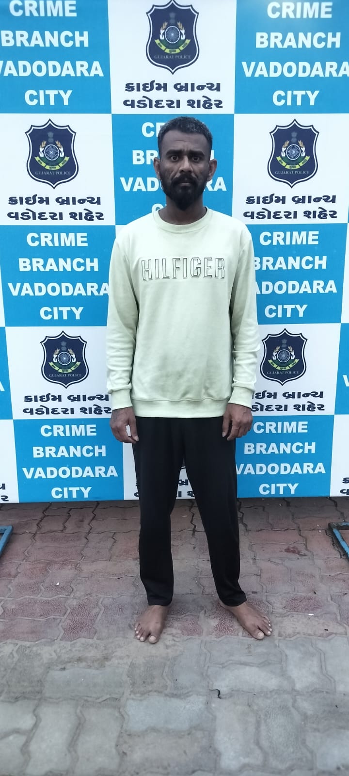 દુબઈથી ફરાર ઠગાઈના આરોપીને અમદાવાદ એરપોર્ટ ખાતે ઝડપાયો 