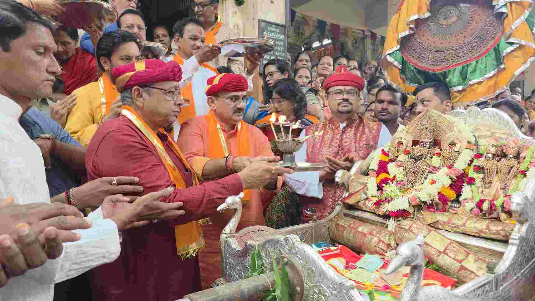 માંડવી થી ભગવાન વિઠ્ઠલનાથજીનો 216મો વરઘોડો નીકળ્યો