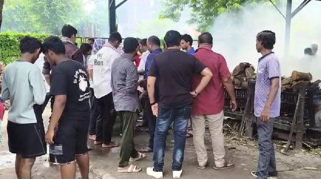 આજથી શહેરના 31 સ્મશાનોમાં કોન્ટ્રાક્ટ પ્રથા લાદી: પાંચથી વધુ ડેથ બોડીઓ આવતા અફરાતફરી મચી