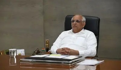 રાજ્યમાં માર્ગો-પુલો-હાઇવેની સ્થિતિની મુખ્યમંત્રી ભૂપેન્દ્ર પટેલે ઉચ્ચસ્તરીય બેઠકમાં સમીક્ષા કરી