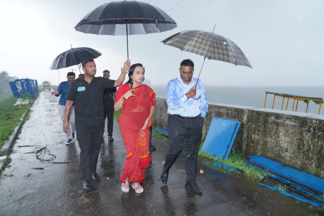 ભારે વરસાદ પહેલા આજવામાંથી પંપ મુકીને વધારાનું પાણી સુર્યા નદીમાં ઠાલવવાનું શરુ કરાયું.