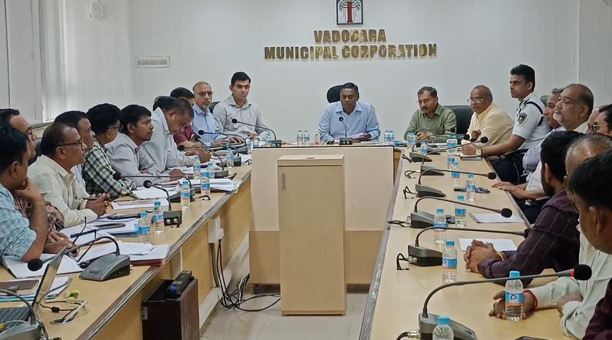 ગાંધીનગરમાં સીએમ બલ્લમ, વડોદરામાં કમિશનર બલ્લમ.