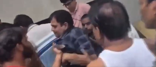 વિધાન ભવન કેન્ટિનમાં એક કર્મચારીને લાતો- મુક્કા મારતાં  શિંદે જૂથના ધારાસભ્ય સંજય ગાયકવાડ