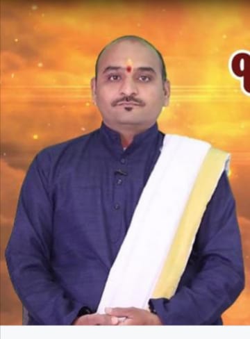 આજે ગુરુવારને ગુરુપૂર્ણિમા ભગવાન વેદ વ્યાસનો જન્મ દિવસ ગુરૂ કૃપા પ્રાપ્ત કરવાનો શ્રેષ્ઠ અવસર એટલે ગુરૂ પૂર્ણિમા