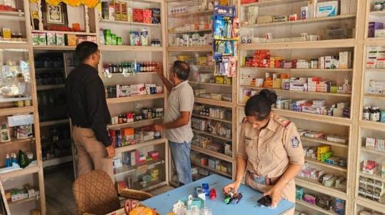 ગુજરાતના તમામ મેડિકલ સ્ટોર્સમાં પોલીસનું મેગા ચેકિંગ 