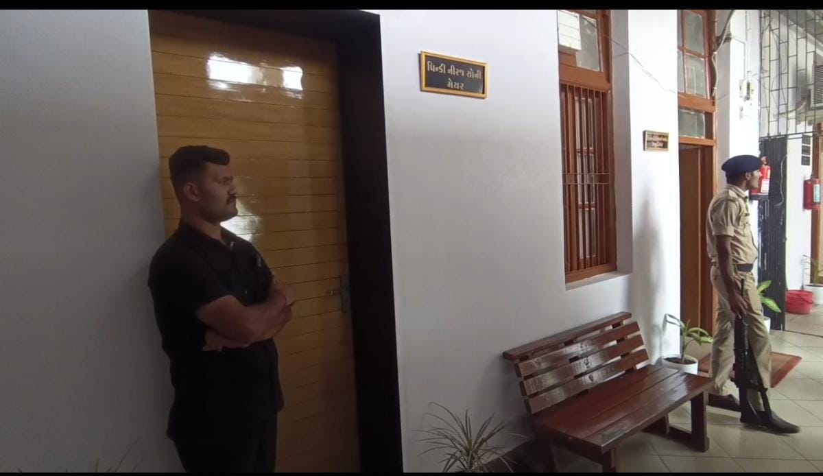 મેયર પિંકી સોનીને હવે એસઆરપીની સુરક્ષા વચ્ચે બહાર નિકળવું પડે છે