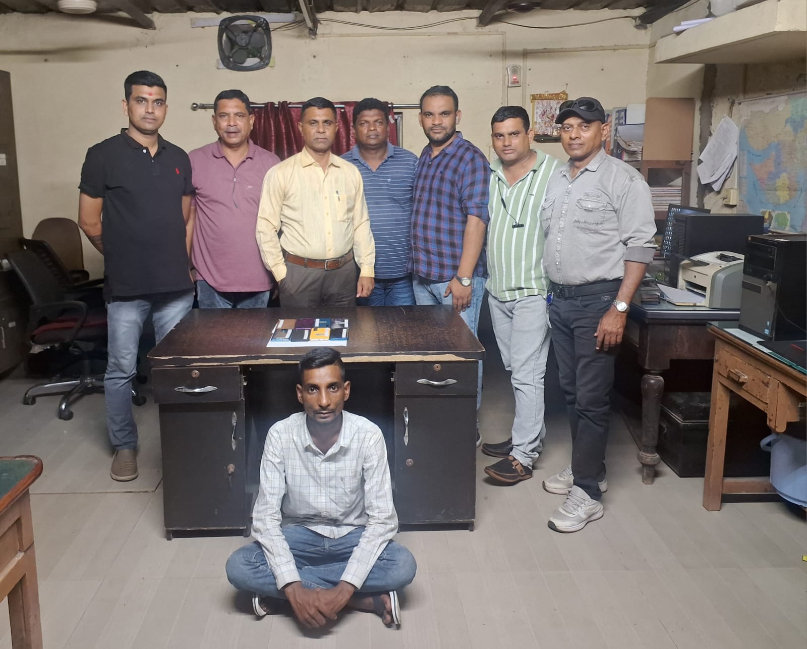 રેલવે એલસીબીએ ચોરીના 8 મોબાઇલ ફોન સાથે એક શખ્સને ઝડપ્યો 