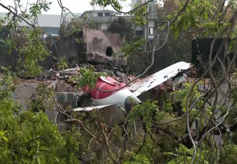 એક પાઇલટે પૂછ્યું, તમે ફ્યુઅલ કેમ બંધ કર્યું? તેના પર બીજા પાઇલટે જવાબ આપ્યો, મેં એવું નથી કર્યું