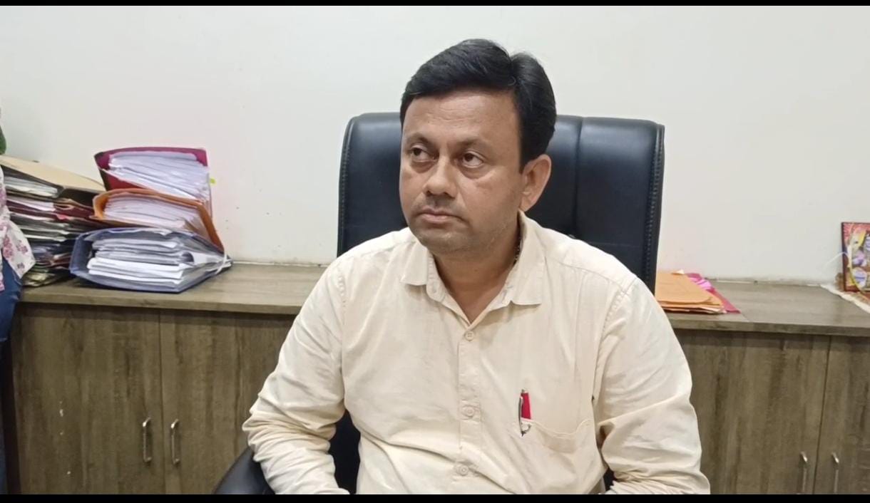 પાલિકાના ટાઉન પ્લાનિંગ વિભાગમાં કહેવાતા સામાજીક કાર્યકરનો હોબાળો