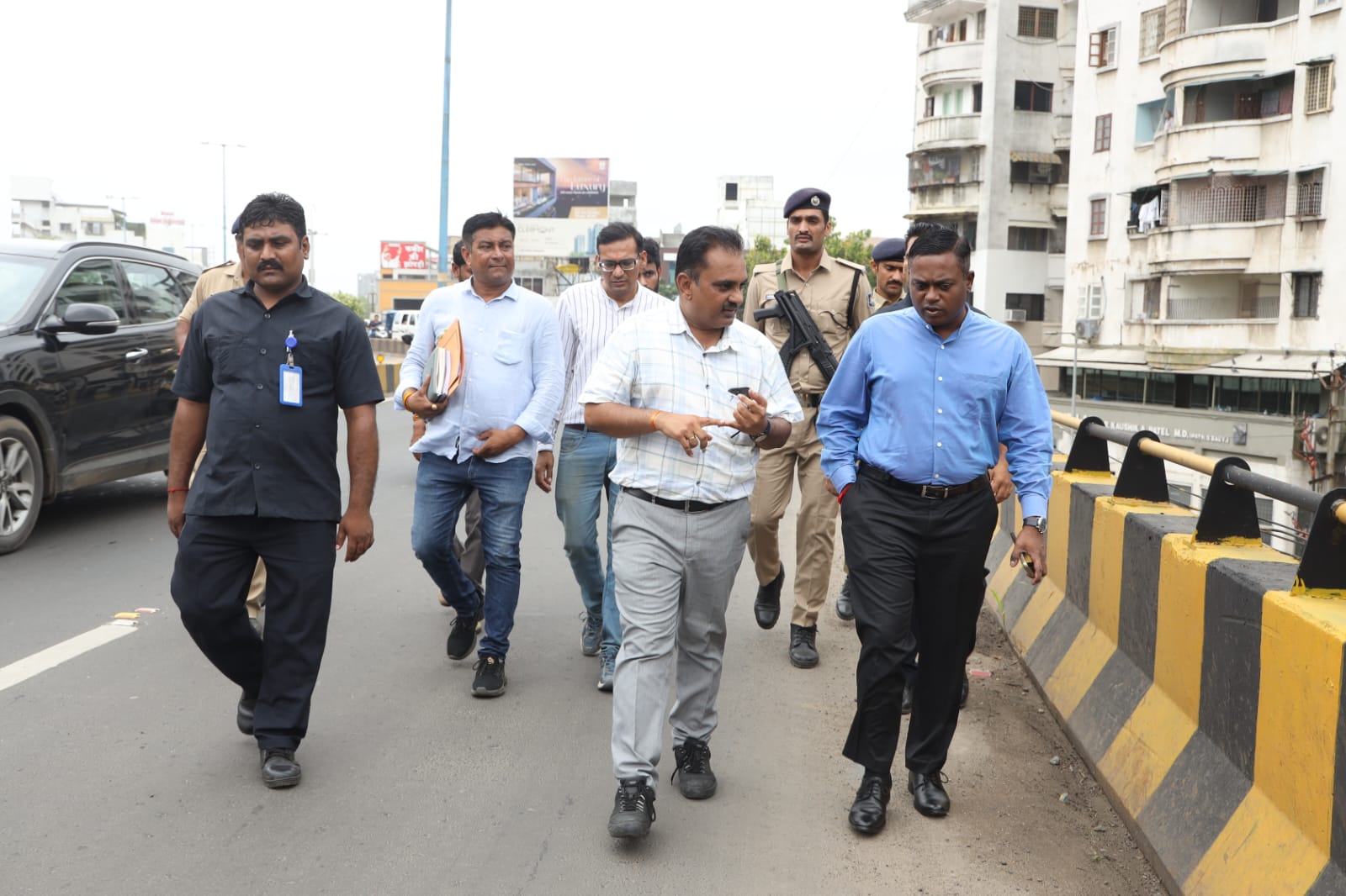 શહેરના તમામ બ્રિજની ઝોન વાઇઝ ટીમો બનાવી ચેક કરવા સુચના કમિશનરની સૂચના