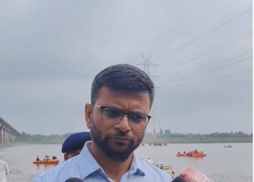 જિલ્લા કલેક્ટર અનિલ ધામેલિયા દ્વારા તાત્કાલિક પુલ અને બ્રિજ સર્વે અને ચકાસણીનો આદેશ