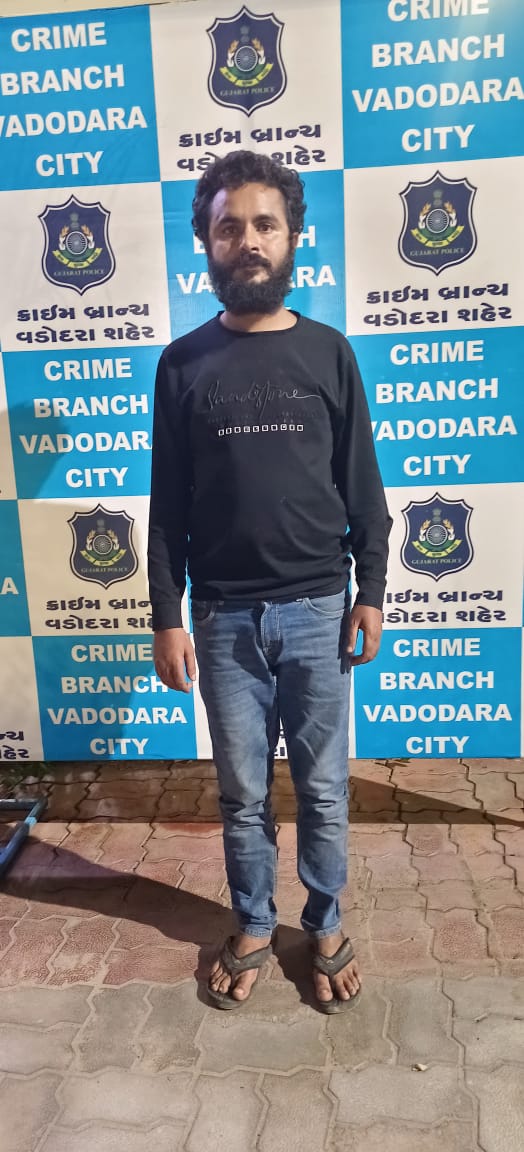 નાસતો ફરતો વિદેશી દારૂનો આરોપી કમુ સિંધી ક્રાઈમ બ્રાંચના હાથે ઝડપાયો
