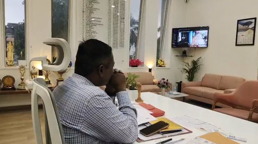 વડોદરા મહાનગરપાલિકાના કમિશ્નર મહેશ બાબુ એક્શનમાં આવ્યા