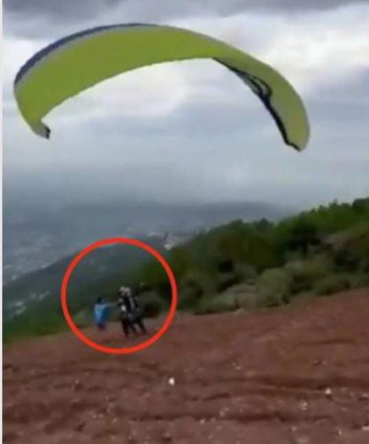 પેરાગ્લાઈડર ક્રેશ થવાના કારણે અમદાવાદના એક યુવાનનું મૃત્યુ