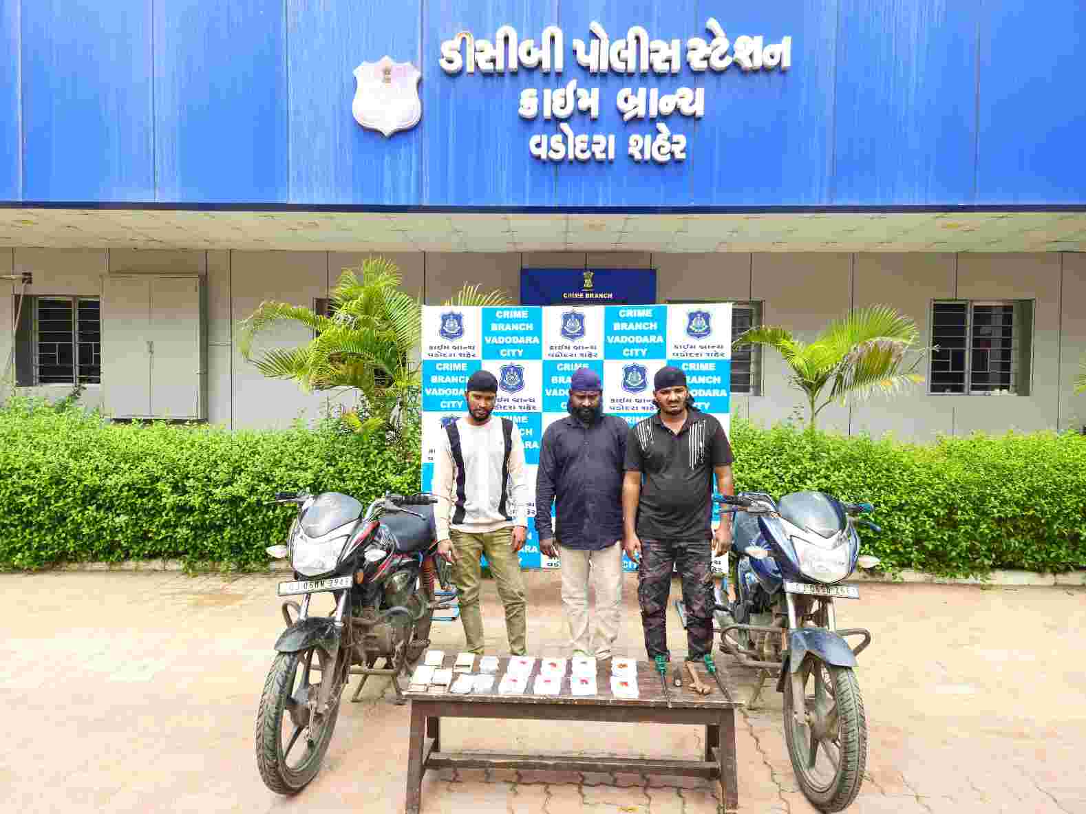 વડોદરા ક્રાઇમ બ્રાન્ચે ૩ રીઢા ઘરફોડ ચોરને ઝડપ્યા