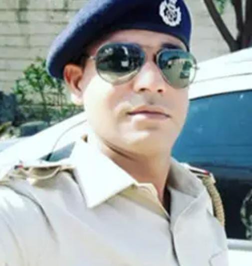 સ્ટેટ મોનિટરિંગ સેલના PSI સચિન શર્માને રેડ દરમિયાન છાતીમાં દુખાવો ઉપાડ્યો: ડોક્ટરોએ  મૃત જાહેર કર્યા