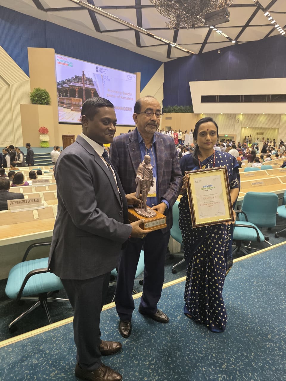 સ્વચ્છ સર્વેક્ષણ 24-25 માં રાજ્યમાંથી સુરત અને અમદાવાદ અવ્વલ નંબરે. વડોદરાને માત્ર પ્રોત્સાહન ઈનામ મળ્યું