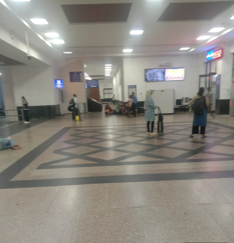 વડોદરા રેલવે સ્ટેશન પર ગંદકી ફેલાવાવાળા 117 મુસાફરોને દંડ ફટકારવામાં આવ્યો