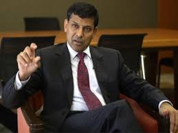 અમેરિકા સાથે વેપાર વાટાઘાટો કરતી વખતે ભારત માટે ખૂબ જ સાવચેતી જરૂરી: રઘુરામ રાજન