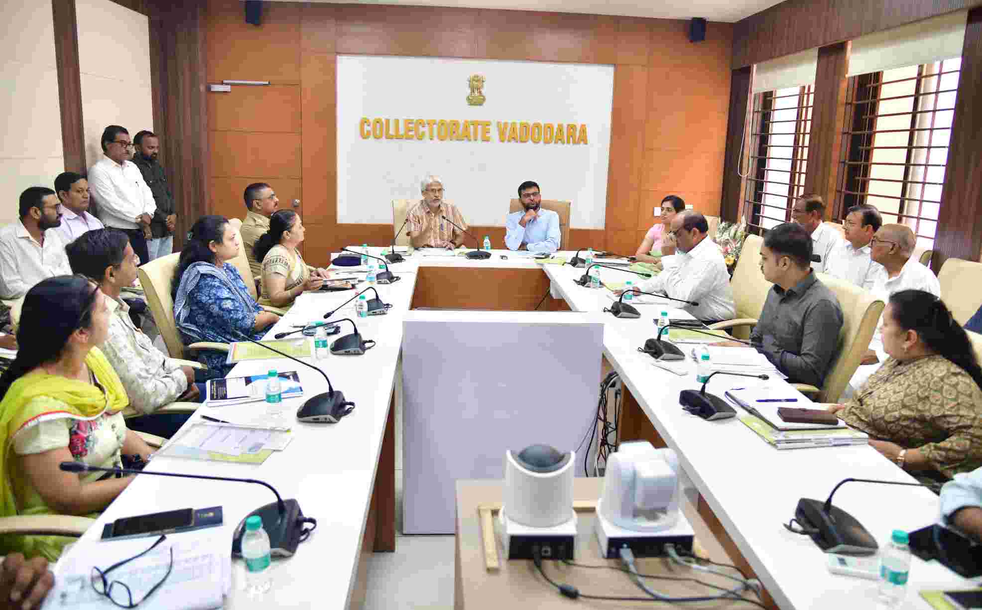 વડોદરા ખાતે નેશનલ હ્યુમન રાઇટ્સ કમિશન (NHRC)ના સ્પેશિયલ મોનિટર ડો.પ્રદિપ્તા કુમાર નાયકની અધ્યક્ષતામાં રક્તપિત્ત જન જાગૃતિ સંદર્ભે બેઠક યોજાઈ