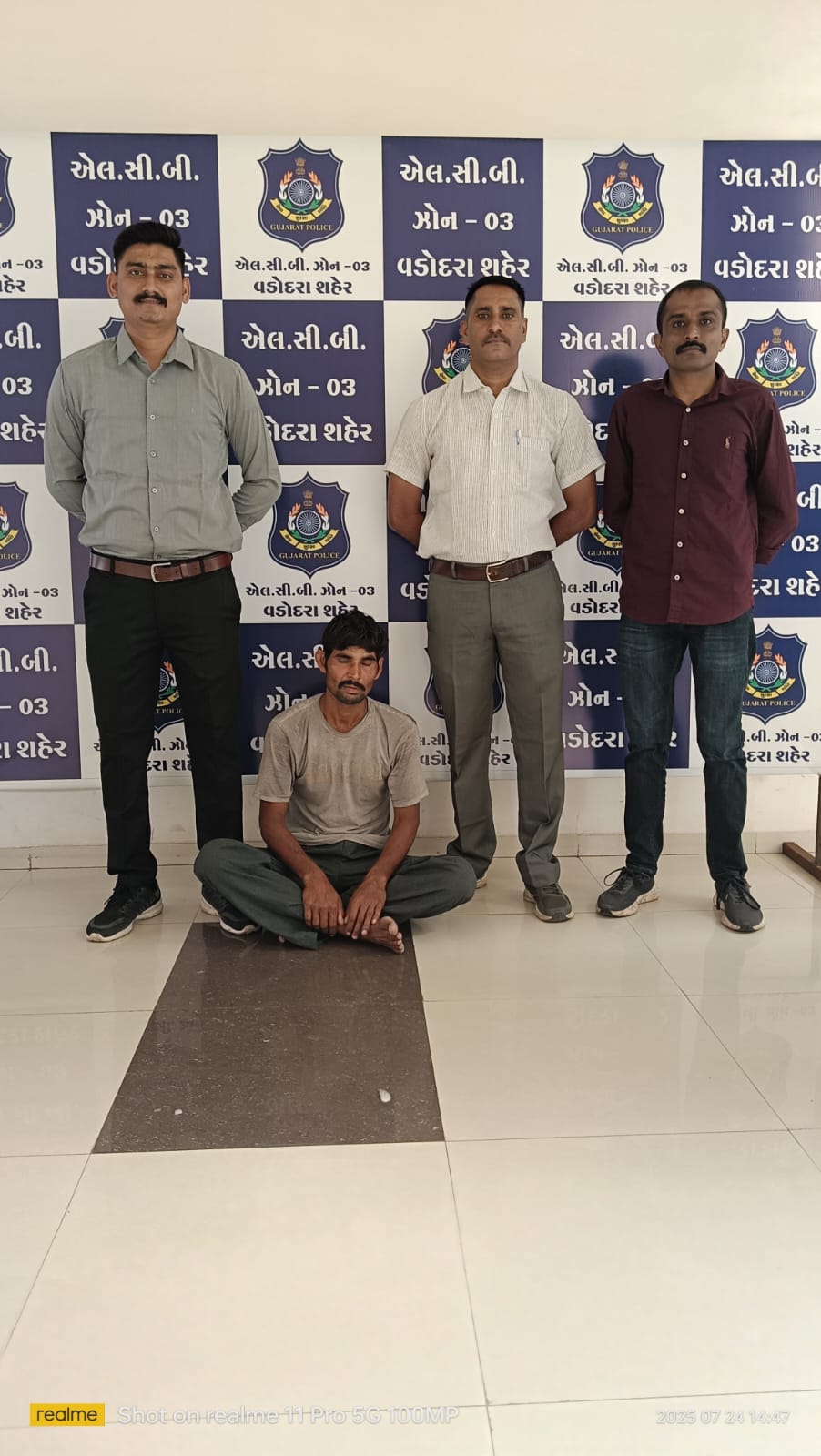 ૧૭ વર્ષથી નાસતા ફરતા મર્ડરના આરોપીને દબોચી લીધો