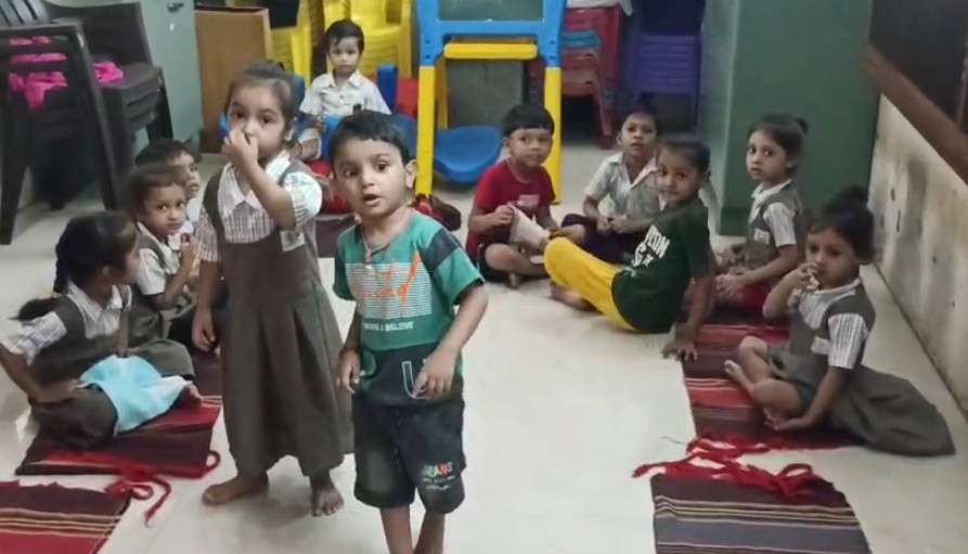 વડોદરા આંગણવાડીમાં બાળકો દુધ વગર તરસ્યા