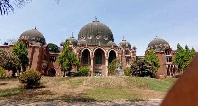 એમ એસ યુનિવર્સિટીમાં વિદેશી વિદ્યાર્થીઓના પ્રવેશ અંગે મૂંઝવણ