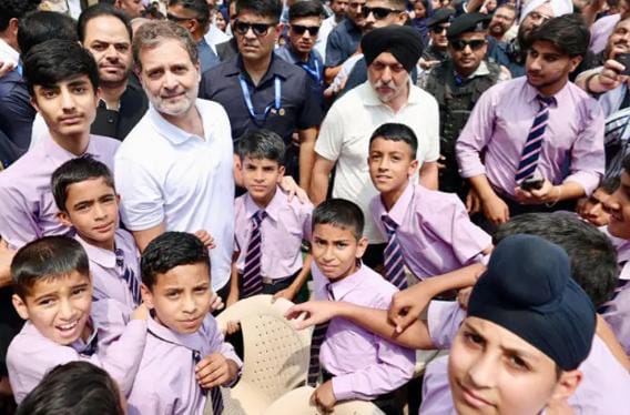 પાક. ગોળીબારમાં મા બાપ ગુમાવનાર 22 બાળકોને દત્તક લેશે રાહુલ ગાંધી 