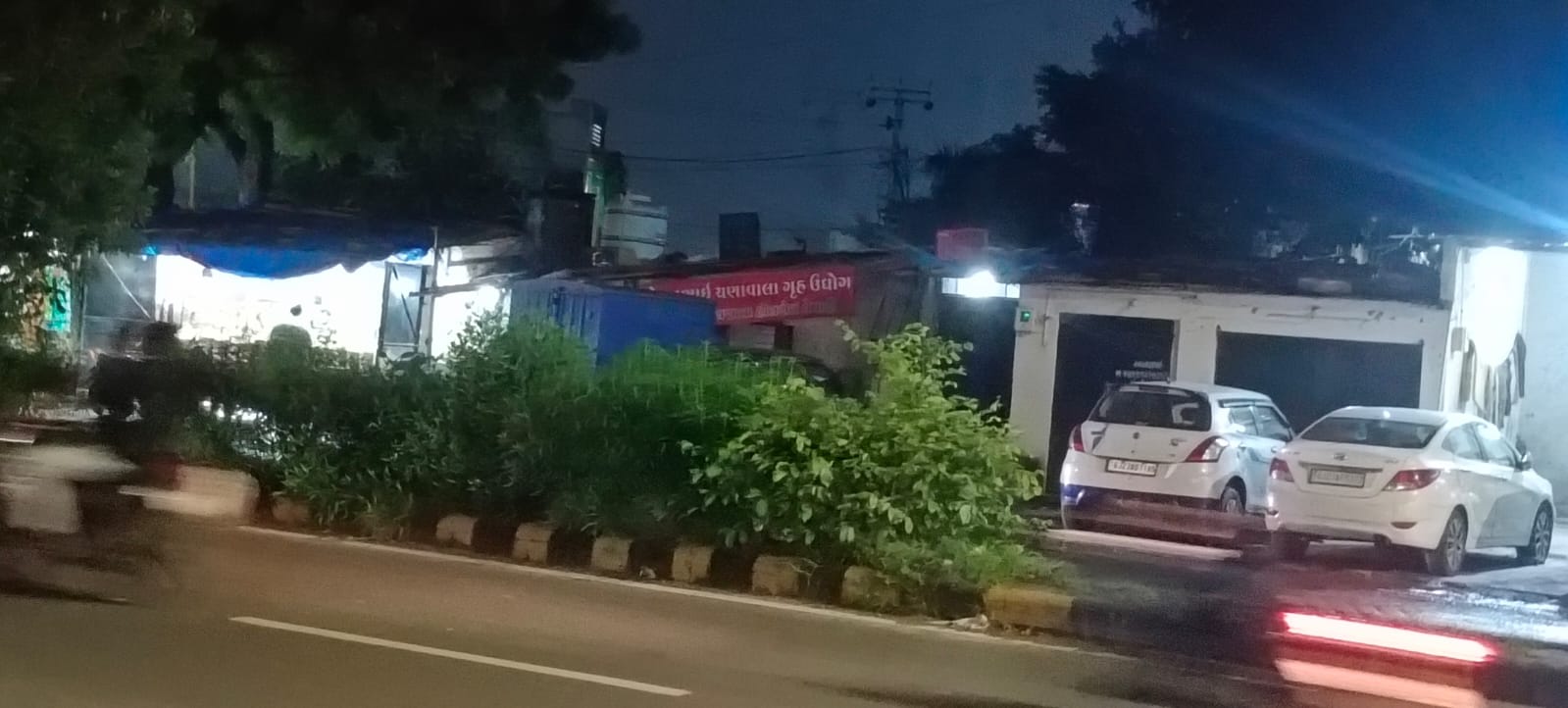 અકોટા ગામમાં કોર્પોરેશન અને સ્મશાનની જગ્યામાં ગેરકાયદેસર દબાણોનો રાફડો